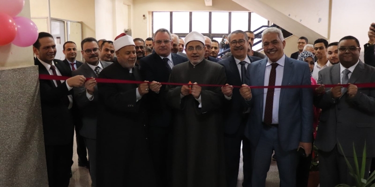 رئيس جامعة الأزهر يفتتح المعمل المتقدم لتطبيقات تخزين الطاقة بكلية العلوم مؤكدًا أنه يسهم في دعم البحث العلمي