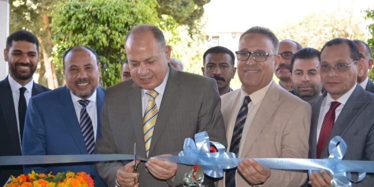 نائب رئيس جامعة الأزهر ومحافظ أسيوط يشهدان افتتاح حاضنة الأعمال التكنولوجية «رواق»