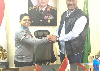 طفل في الأول الإعدادي مدير لتعليم المنوفية "صور"