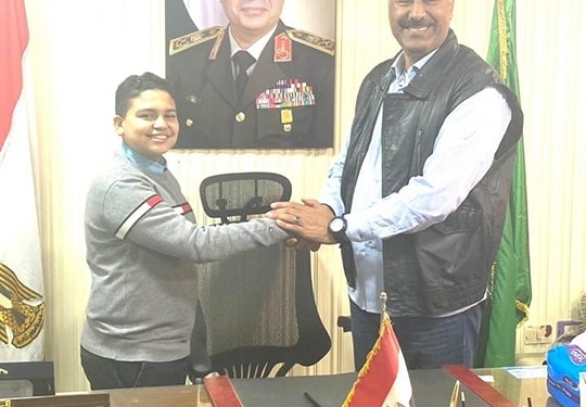 طفل في الأول الإعدادي مدير لتعليم المنوفية "صور"