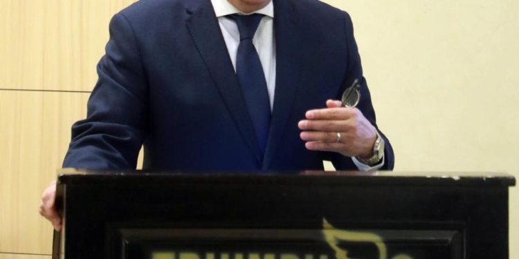 وزير الصحة: دراسة إجراء مسح طبي للكشف عن الأمراض الصدرية وقاعدة بيانات متكاملة