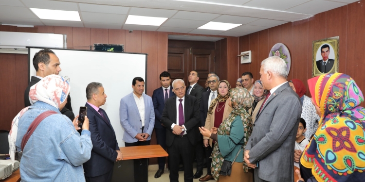 وزيرا التعليم والشباب يتابعان تنفيذ يوم الأنشطة بمدرسة في القاهرة