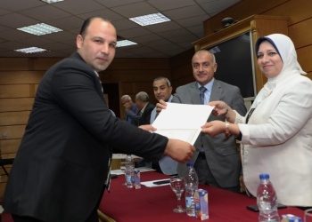 "التعليم" تكرم الطلاب الفائزين في المسابقة القومية لأوائل الثالث الثانوي 