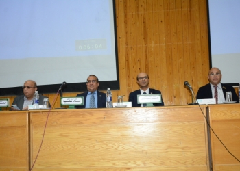 رئيس جامعة أسيوط: الدولة تسعى لتحسين أحوال الأطباء