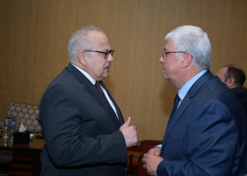 رئيس جامعة القاهرة يهنئ «عاشور» على إطلاق الاستراتيجية الوطنية للتعليم العالي 2030