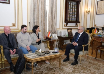 رئيس جامعة القاهرة يستقبل وفد مؤسسة AQAS الألماني للاعتماد الدولي لكلية الإعلام