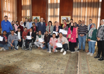 رئيس جامعة المنوفية يكرم فريق ذوي الهمم الحائز علي 14 ميدالية متنوعة