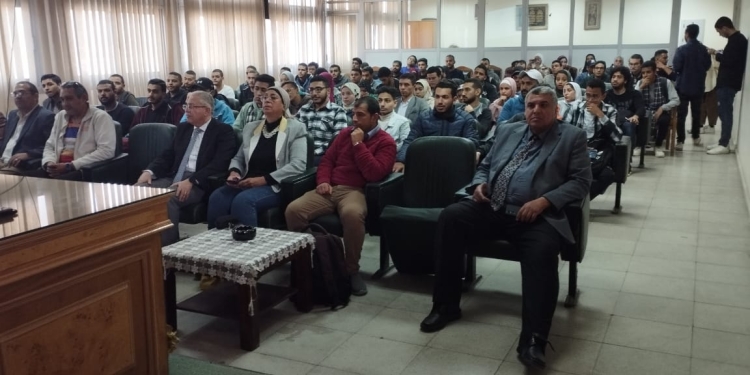 "كيفية التصرف وقت حدوث الزلازل" ندوة للطلاب في جامعة حلوان