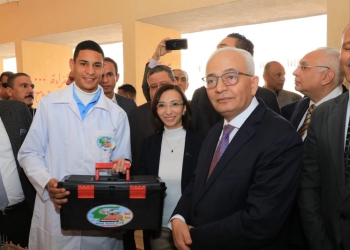 يضم ملابس وإكسسوارات وياميش رمضان.. حجازي يفتتح معرض لمنتجات المدارس الفنية بالاسكندرية