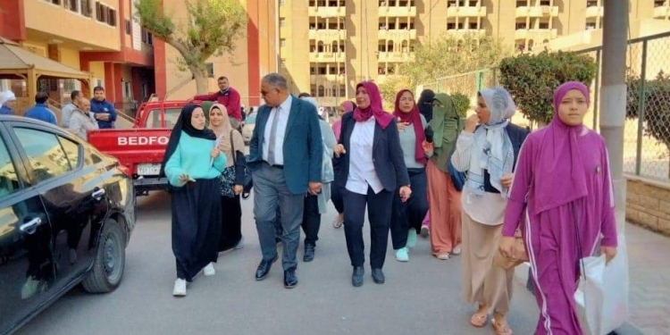 نائب رئيس جامعة الأزهر يتفقد المدينة الجامعية للطالبات