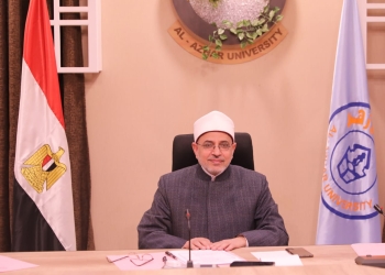 رئيس جامعة الأزهر يناقش خطة (خدمة المجتمع) والاستعدادات لقافلة الوادي الجديد