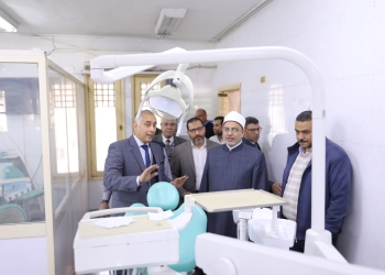 رئيس جامعة الأزهر يتفقد كلية طب الأسنان بنين
