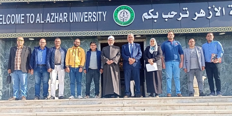 قافلة جامعة الأزهر الطبية تشهد إقبال كبير من مواطني محافظة الوادي الجديد