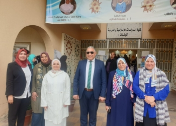 نائب رئيس جامعة الأزهر يفتتح معرض المشغولات اليدوية بكلية الدراسات الإسلامية والعربية