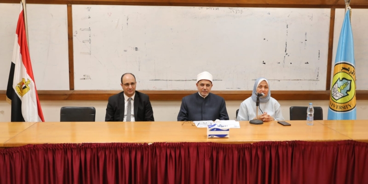 رئيس جامعة الأزهر يفتتح دورة تأهيلية لطلاب الدراسات العليا بكلية العلوم الإسلامية للوافدين