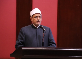 رئيس جامعة الأزهر محذرًا من خطورة وسائل التواصل الاجتماعي: تقطع الأرحام وتفسد الأخلاق وتروج الشائعات