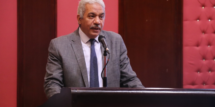 نائب رئيس جامعة الأزهر يطالب باستثمار وسائل التواصل الحديثة فيما ينفع الإنسان والمجتمع