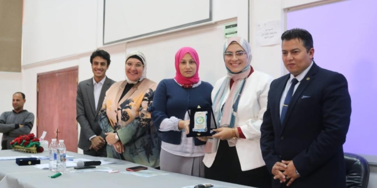 طالبات طب الأسنان بالأزهر يحصلن على المركز الأول في المسابقة العلمية بجامعة قناة السويس