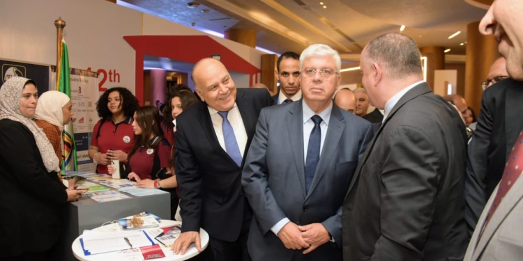 وزير التعليم العالي يفتتح جناح جامعة القاهرة المشارك فى الملتقى الدولي للجامعات EDU Gate