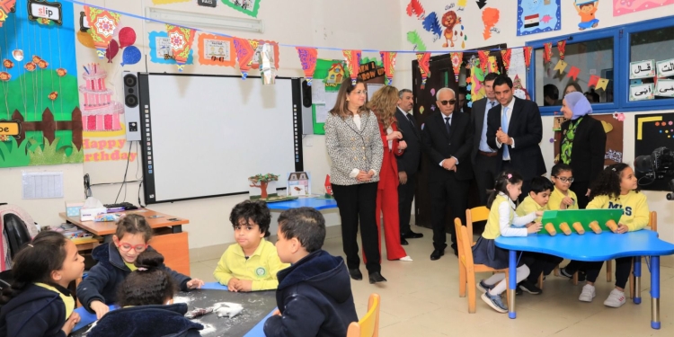 خبيرة إنشاءات إيطالية لوزير التربية والتعليم: ربط المبنى المدرسي بالمجتمع واستغلال الفراغات