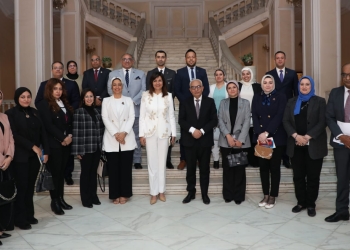 نبيلة مكرم: استغلال الأخصائي النفسي في 1300 مدرسة تجريبية للكشف عن الأمراض ومكافحة التنمر