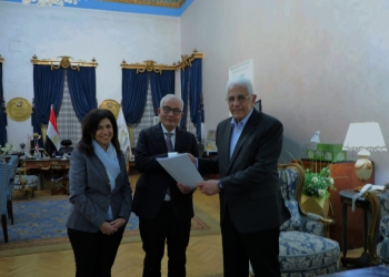 حجازي يناقش تقرير مراجعة الكتب الدراسية لضمان خلوها من التطرف وعدم المساواة