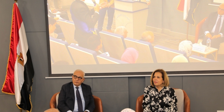 وزير التربية والتعليم: تزويد مكتبات المدارس بكتب تعزز الإيمان بحقوق الإنسان ونبذ التطرف