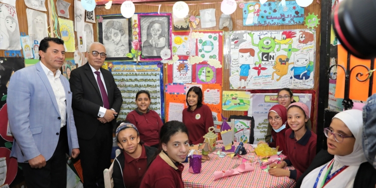 إلغاء تكليف مدير مدرسة والسكرتير وإحالتهم للتحقيق