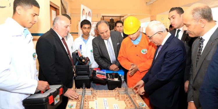 وزير التربية والتعليم: خبراء دوليين لأعداد مناهج الإعدادية ومادة ريادة الأعمال أساسية بالمناهج