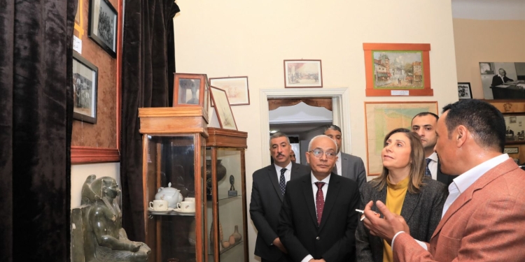 وزيرا التعليم والثقافة يشهدان فعاليات احتفالية للنشاط الفني والمسرحي بمدرسة النصر للغات