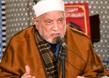 رئيس جامعة الأزهر يهنئ الدكتور أحمد عمر هاشم بمناسبة اختياره شخصية العام الإسلامية