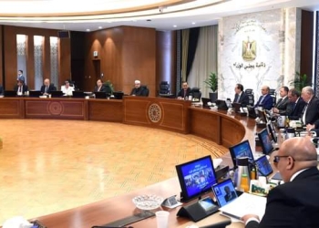 رئيس الوزراء يستعرض الإجراءات المُتخذة تجاه طلابنا في السودان