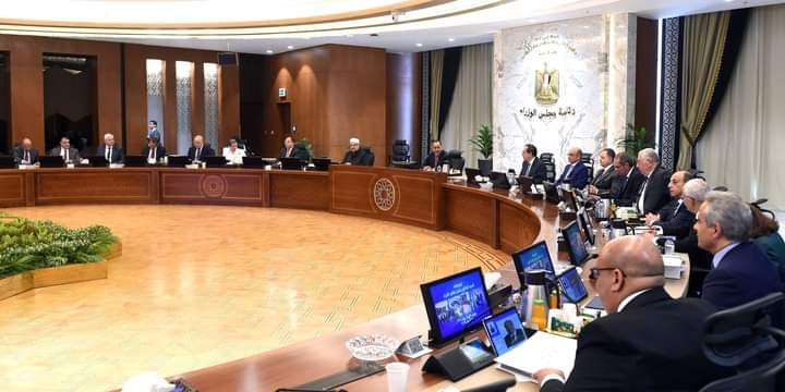 رئيس الوزراء يستعرض الإجراءات المُتخذة تجاه طلابنا في السودان