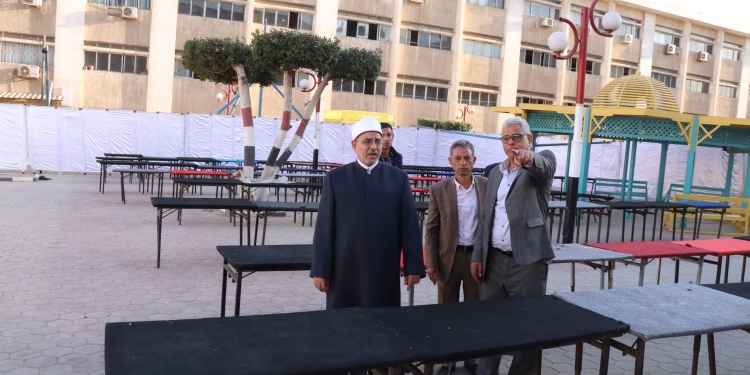 رئيس جامعة الأزهر يتابع تجهيزات الإفطار الجماعي للطالبات بمدينة نصر