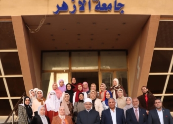 رئيس جامعة الأزهر يتفقد إفطار طالبات كلية التمريض مشيدًا بجهودهن في خدمة المجتمع