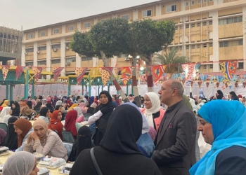 رئيس جامعة الأزهر يتابع انتظام العمل بالمائدة الرمضانية للطالبات بمدينة نصر