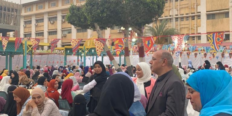 رئيس جامعة الأزهر يتابع انتظام العمل بالمائدة الرمضانية للطالبات بمدينة نصر