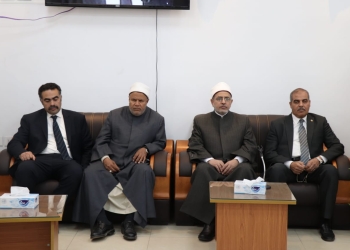 رئيس جامعة الأزهر يتلقى العزاء في العالم الجليل الدكتور إبراهيم الخولي
