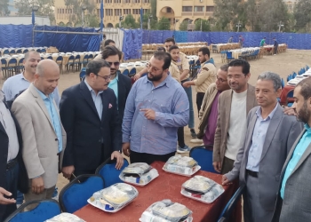 نائب رئيس جامعة الأزهر لشئون التعليم والطلاب يتابع مائدة الإفطار الرمضانية للطلاب