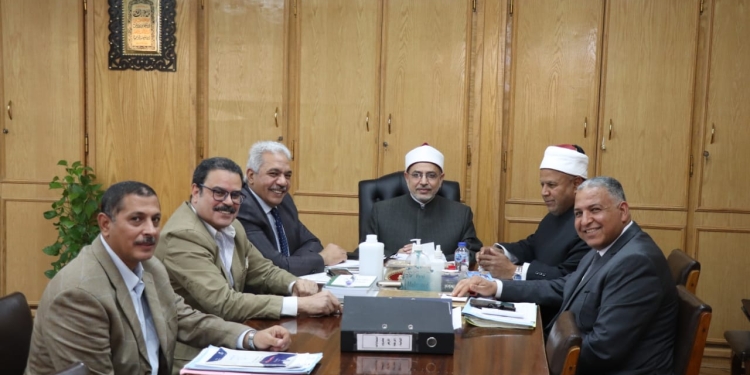 قيادات جامعة الأزهر يناقشون الاستعداد لامتحانات الفصل الدراسي الثاني