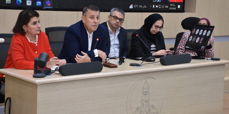 جامعة عين شمس تناقش إضافة برنامج فرنسي بكلية الطب