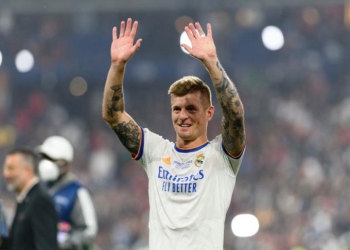 ماركا: توني كروس قرر تمديد تعاقده مع ريال مدريد حتى 2024