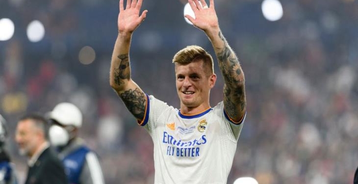 ماركا: توني كروس قرر تمديد تعاقده مع ريال مدريد حتى 2024