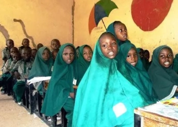 خمس أطفال أفريقيا و60% من الشباب يفقدون فرصة التعليم