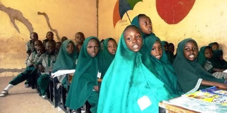 خمس أطفال أفريقيا و60% من الشباب يفقدون فرصة التعليم