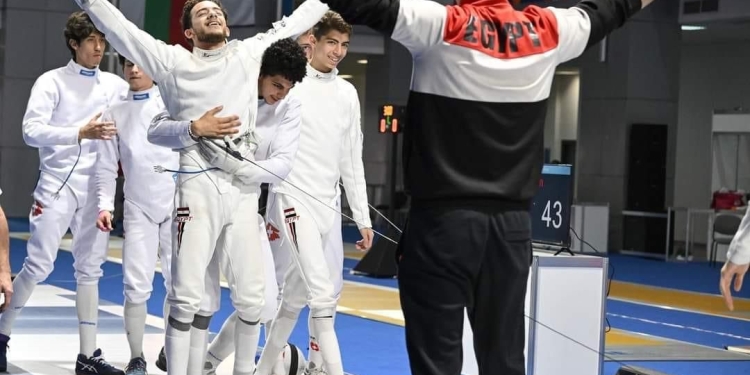 وزير الرياضة يهنئ منتخب السلاح لتحقيقه ذهبية بطولة العالم للناشئين والشباب