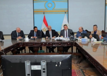 وزير التعليم يتابع سير امتحانات الدبلومات الفنية من غرفة العمليات المركزية