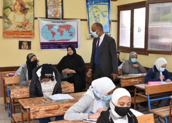 محافظ بني سويف: اعفاء هؤلاء الطلاب من المصروفات الدراسية وتوفير الزي المدرسي والأدوات المدرسية