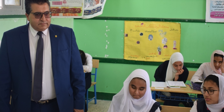 وكيل التعليم بجنوب سيناء يوجه بمراعاة الدقة في رصد الدرجات