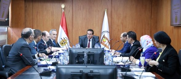 ببرامج وظيفية متطورة.. وزير الصحة يبحث إنشاء مدينة طبية شاملة تابعة لهيئة المعاهد التعليمية